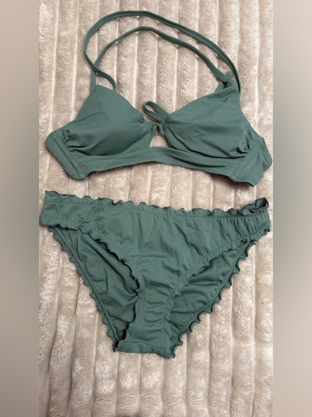 Small Women's Olive Green Bikini Set - Classic Two-Piece Swimwear
